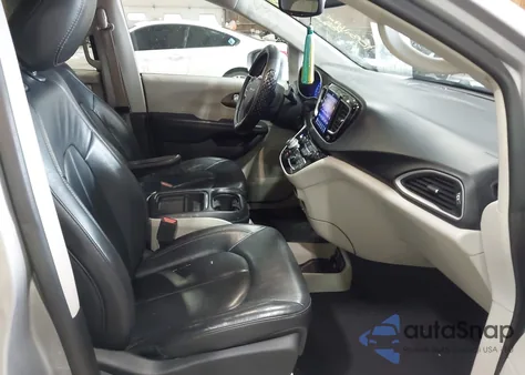 2017 Chrysler Pacifica Touring-L из США, поврежденный, VIN 2C4RC1BGXHR795722